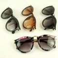 /album/galleria-foto/a2014-oculos-de-sol-new-font-b-arrow-b-font-leg-round-box-metal-rivets-glasses-jpg/